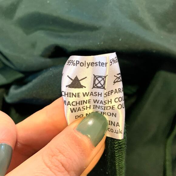 ModCloth x Collectif Twinkle, Twinkle Velvet Christmas Star Top in Green - Picture 10 of 10